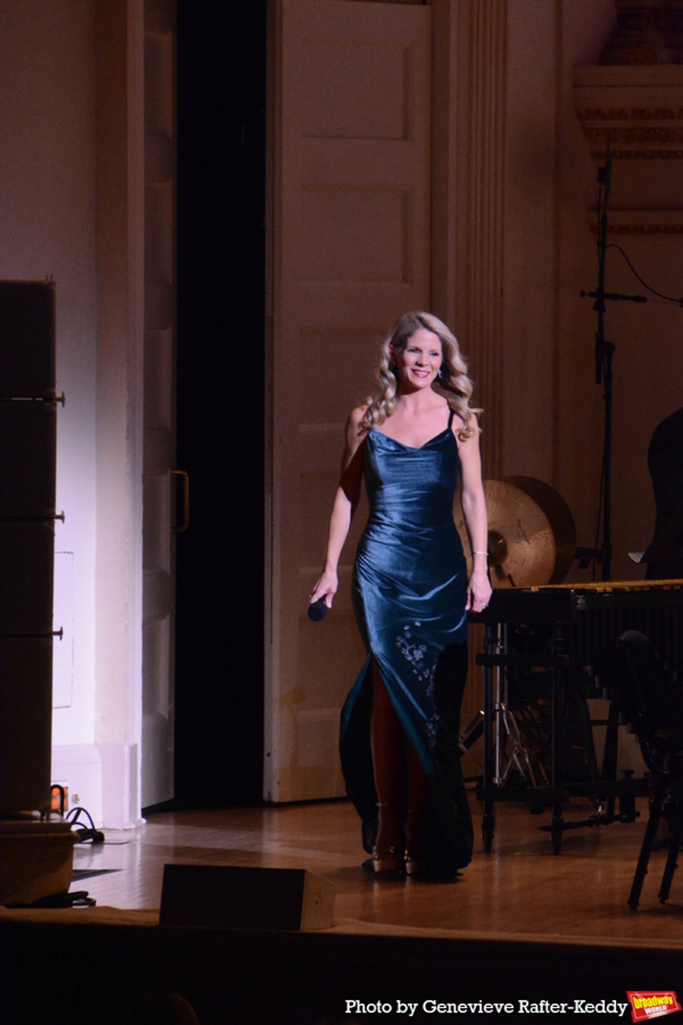 Photos: Kelli O'Hara Goes Home For The Holidays with the New York Pops  Image