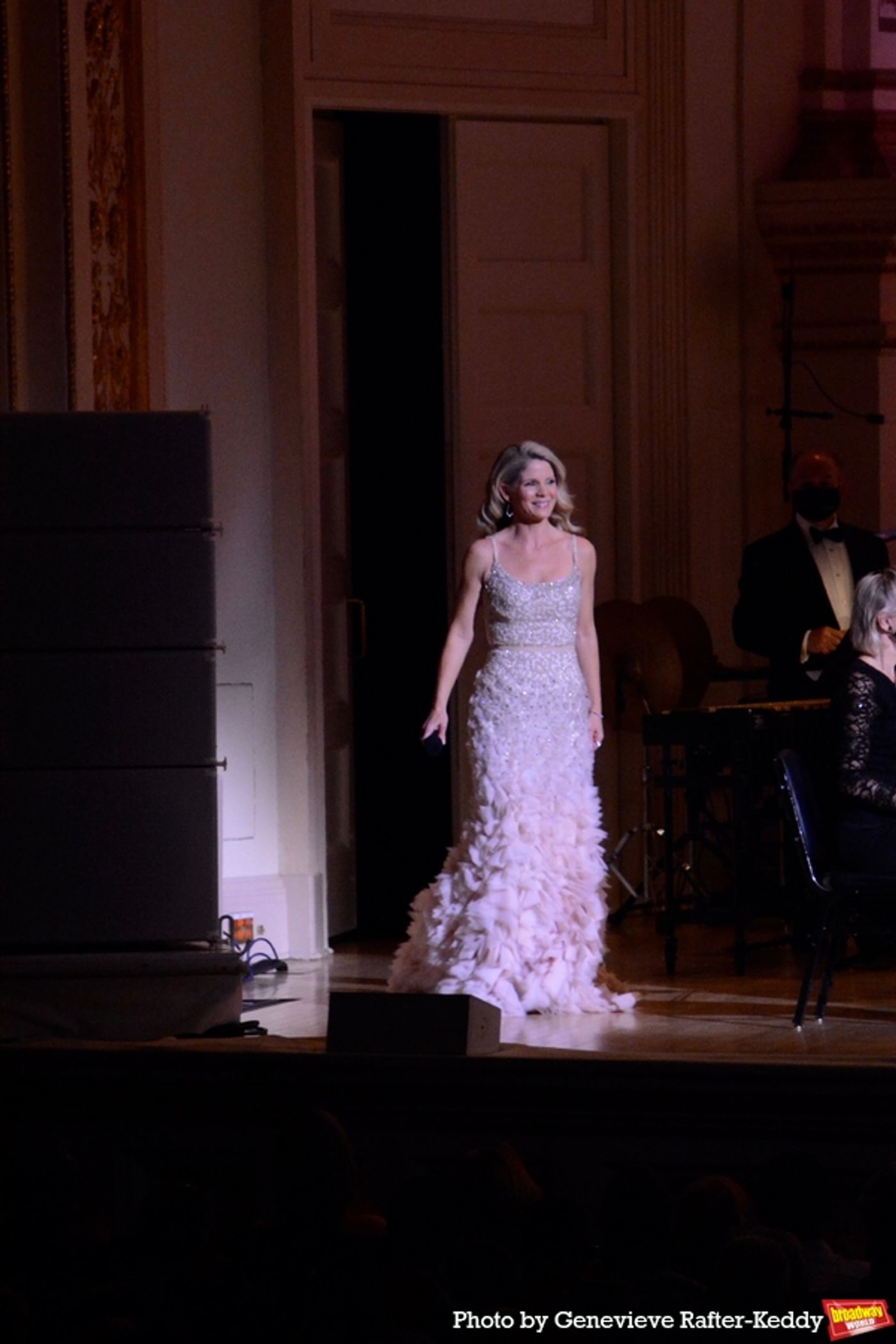 Photos: Kelli O'Hara Goes Home For The Holidays with the New York Pops  Image