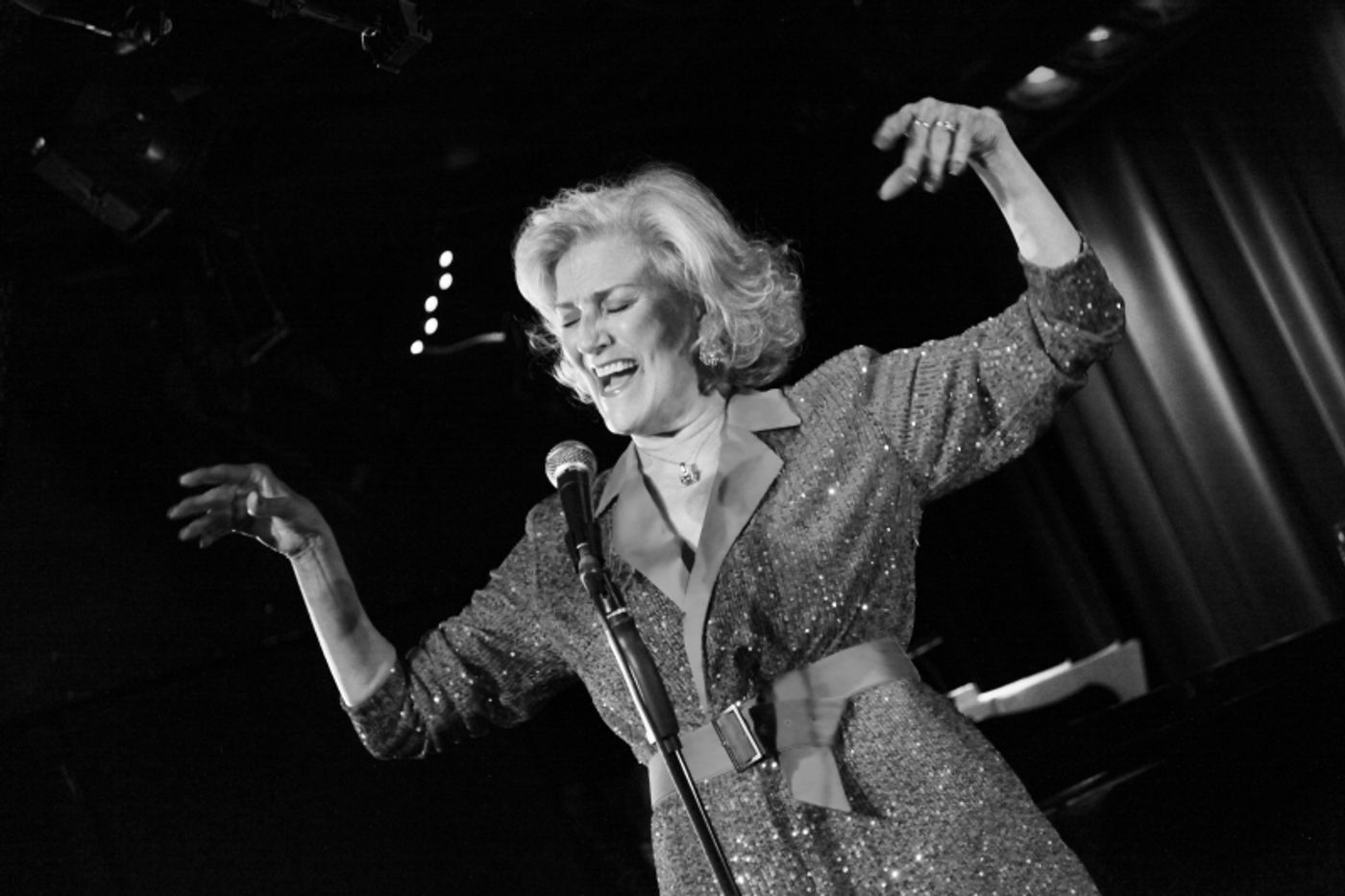 Review: Karen Mason CHRISTMAS! CHRISTMAS! CHRISTMAS! at The Laurie Beechman Theatre Is A Holiday Must  Image