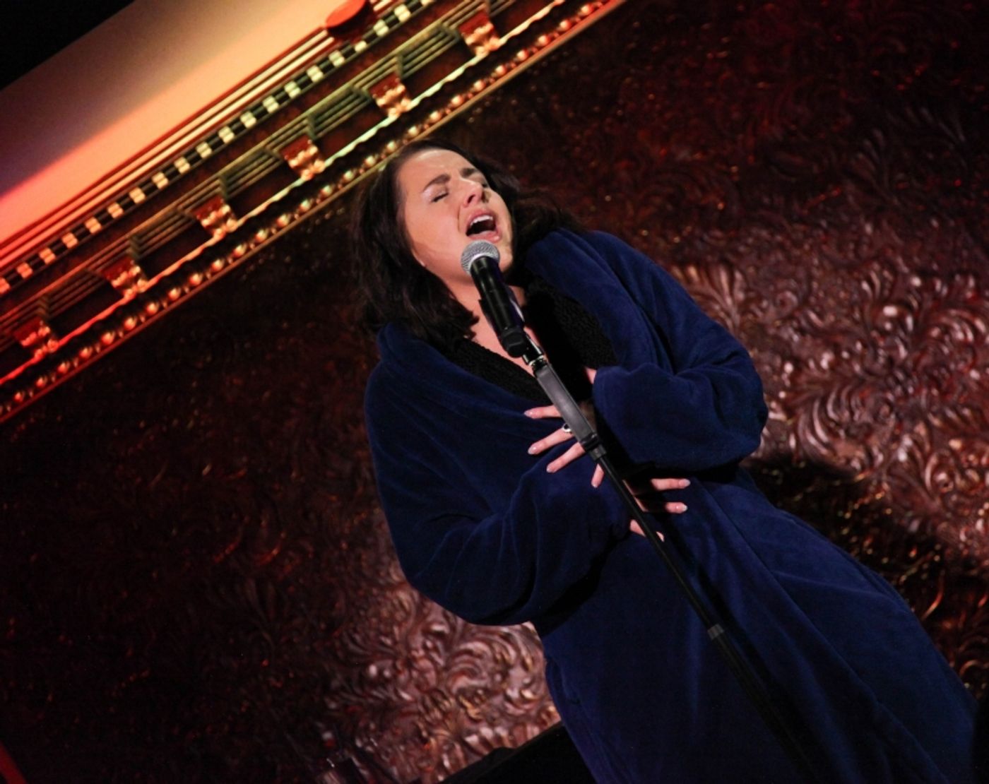 Review: JEANNA DE WAAL Reigns Supreme In Solo Show at Feinstein's/54 Below Review: JEANNA DE WAAL Reigns Supreme In Solo Show at Feinstein's/54 Below Image