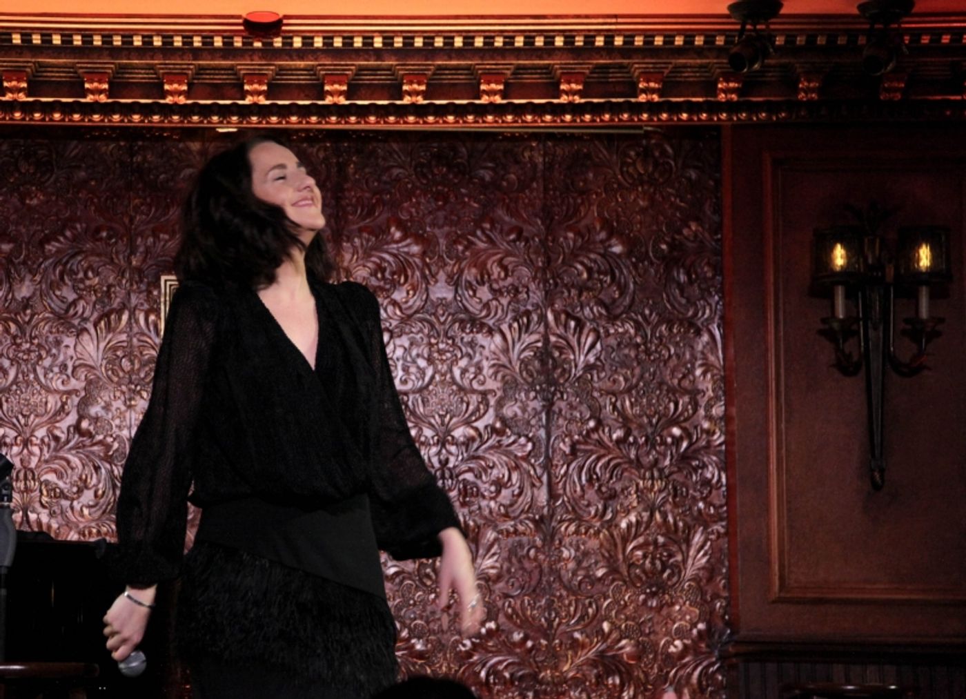 Review: JEANNA DE WAAL Reigns Supreme In Solo Show at Feinstein's/54 Below Review: JEANNA DE WAAL Reigns Supreme In Solo Show at Feinstein's/54 Below Image