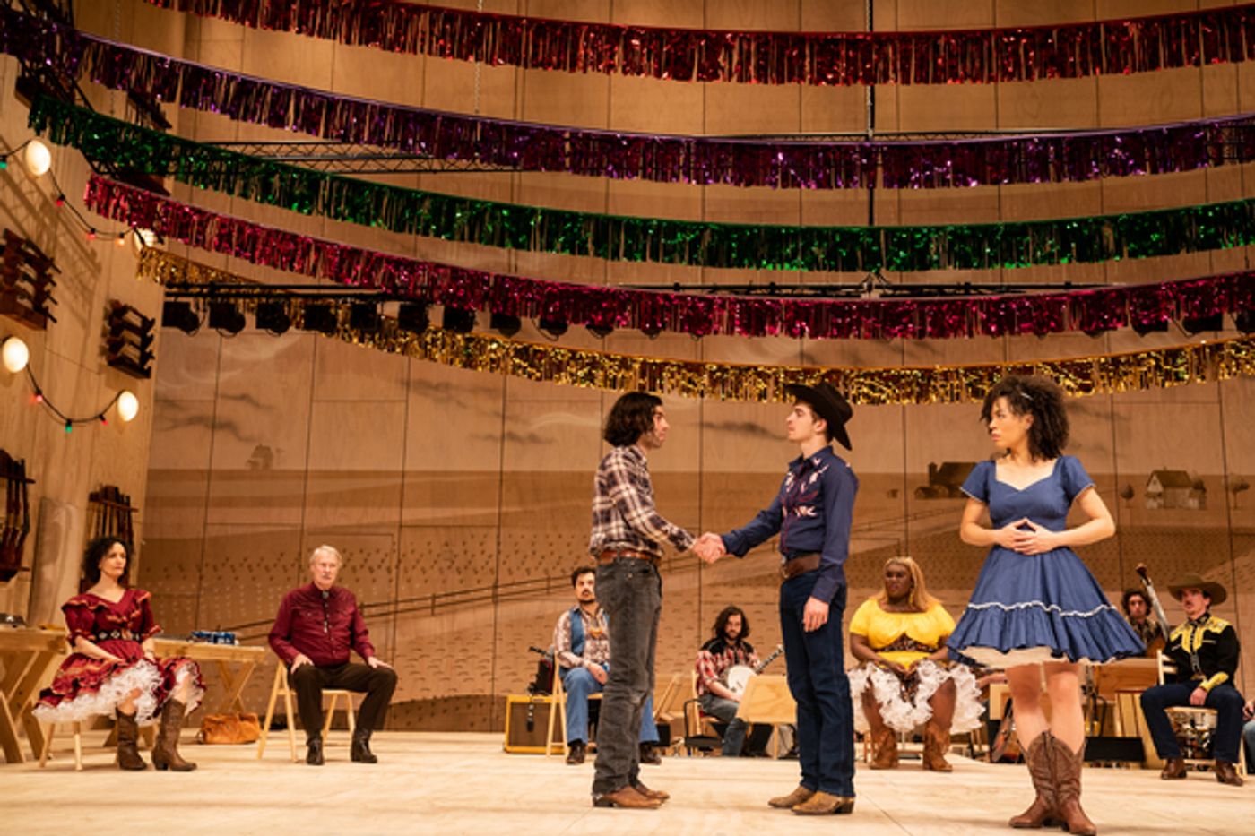 Photos: Check Out New Images of the National Tour of OKLAHOMA!  Image