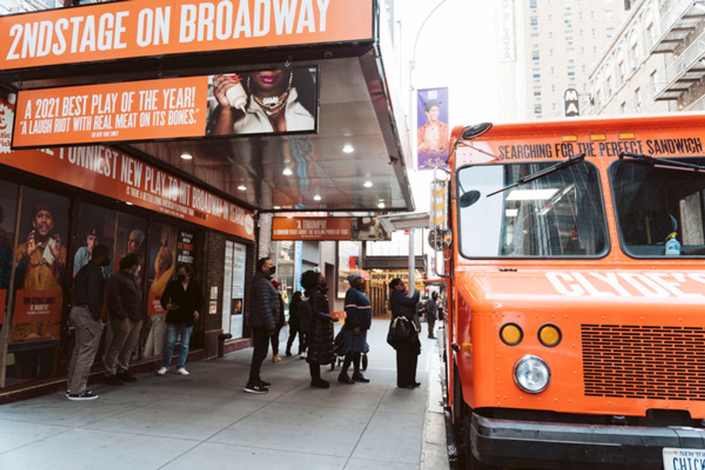 Photos: CLYDE'S Brings Its Signature Sandwiches Outdoors with A Food Truck Event! Photos: CLYDE'S Brings Its Signature Sandwiches Outdoors with A Food Truck Event! Image