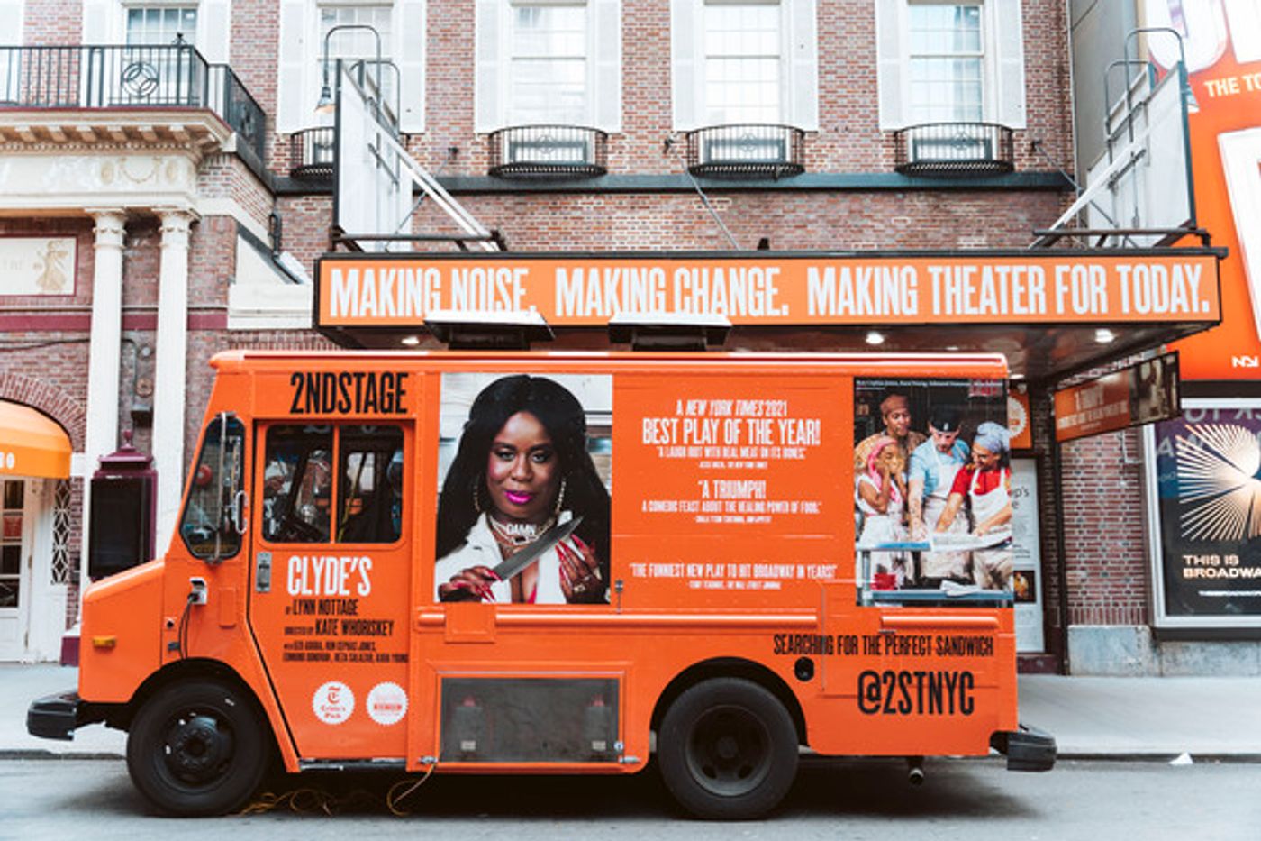 Photos: CLYDE'S Brings Its Signature Sandwiches Outdoors with A Food Truck Event! Photos: CLYDE'S Brings Its Signature Sandwiches Outdoors with A Food Truck Event! Image