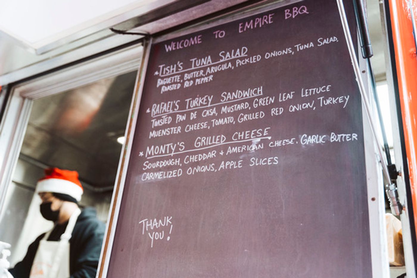 Photos: CLYDE'S Brings Its Signature Sandwiches Outdoors with A Food Truck Event! Photos: CLYDE'S Brings Its Signature Sandwiches Outdoors with A Food Truck Event! Image