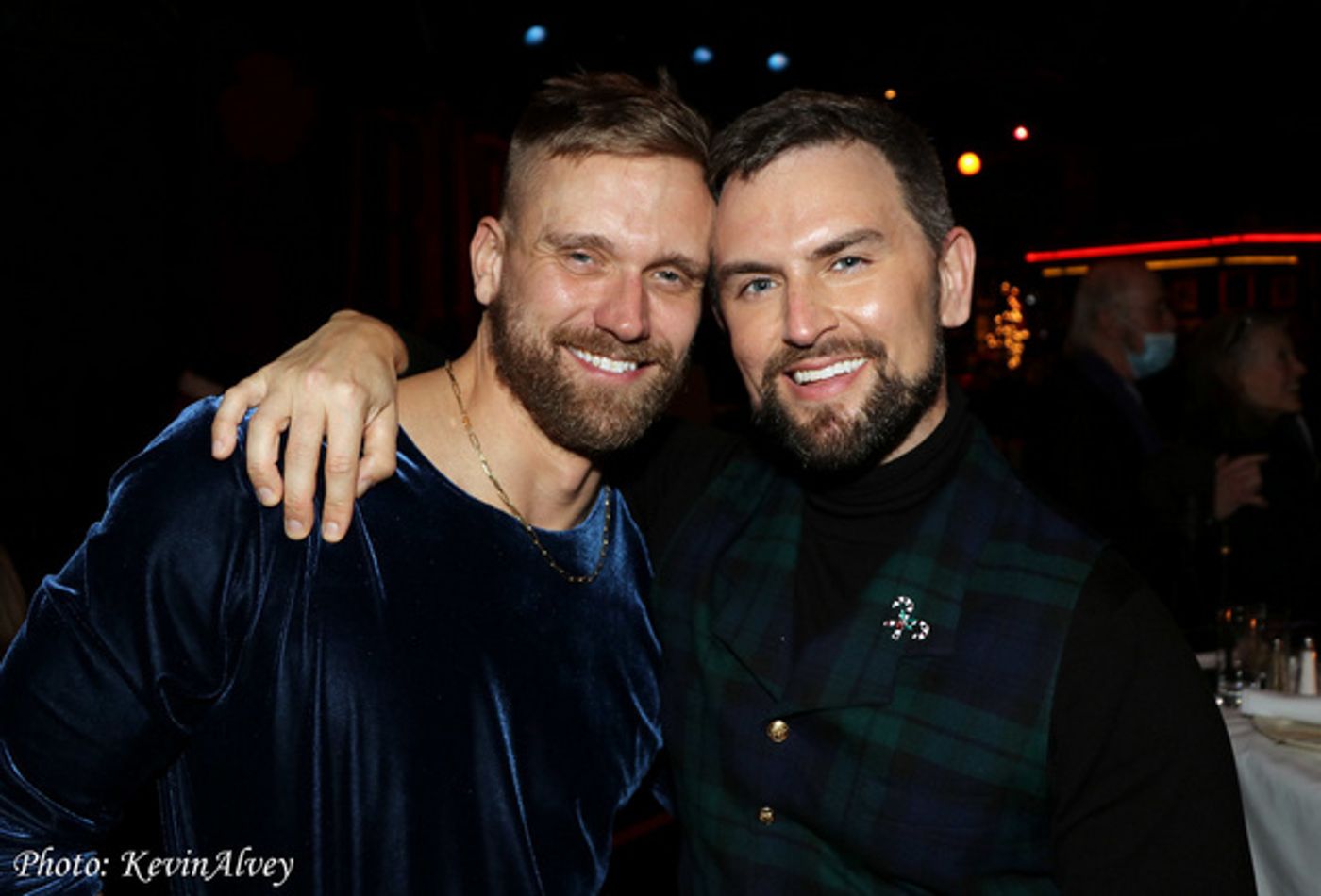 Photos: Daniel Reichard Brings A Merry LET'S CHRISTMAS To Birdland!  Image