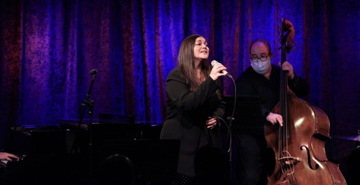 Review: ERIN BODE Presents Birdland Theater With Perfect Holiday Gift - A Magnificent Musical Program  Image