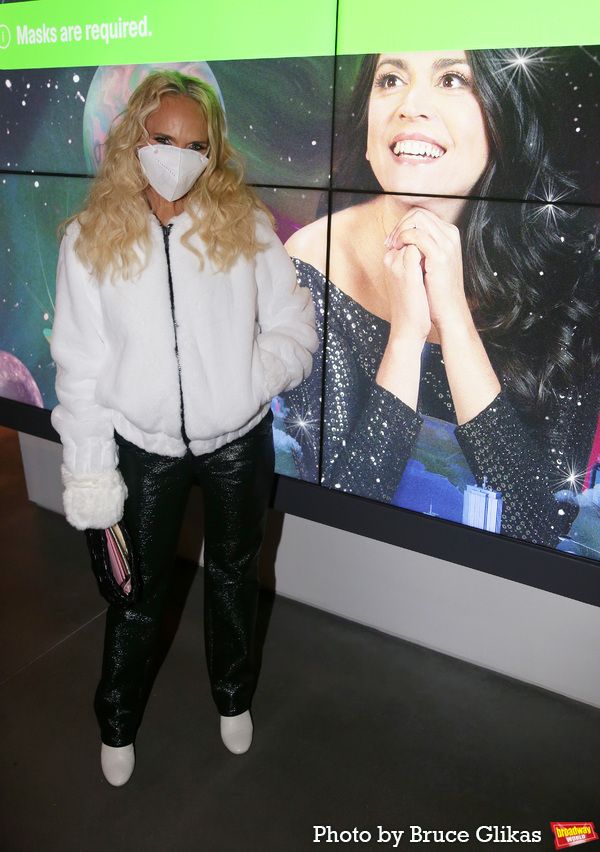 Photos: Stars Come Out for Opening Night of THE SEARCH FOR SIGNS OF INTELLIGENT LIFE IN THE UNIVERSE — photo 5 of 55