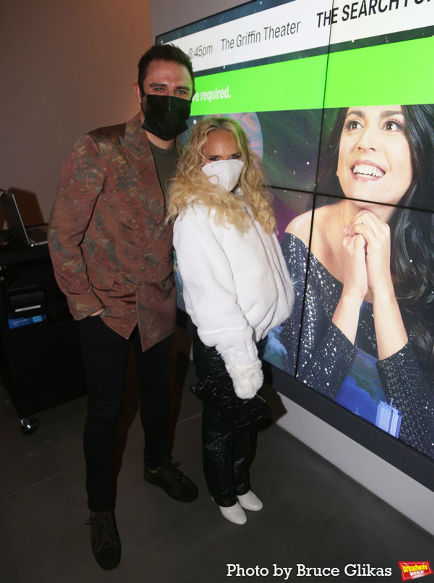 Photos: Stars Come Out for Opening Night of THE SEARCH FOR SIGNS OF INTELLIGENT LIFE IN THE UNIVERSE  Image