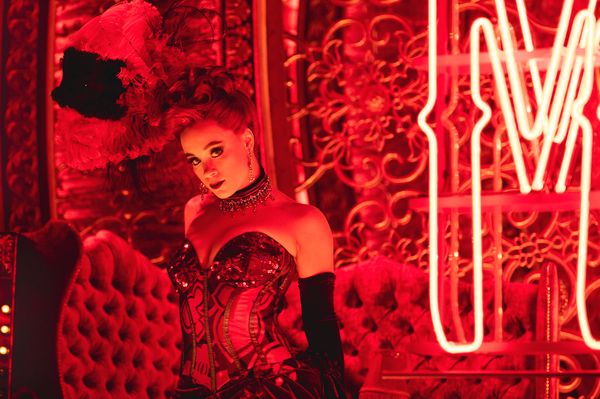Photos: First Look at All New Production Photos From MOULIN ROUGE! in London — photo 6 of 27