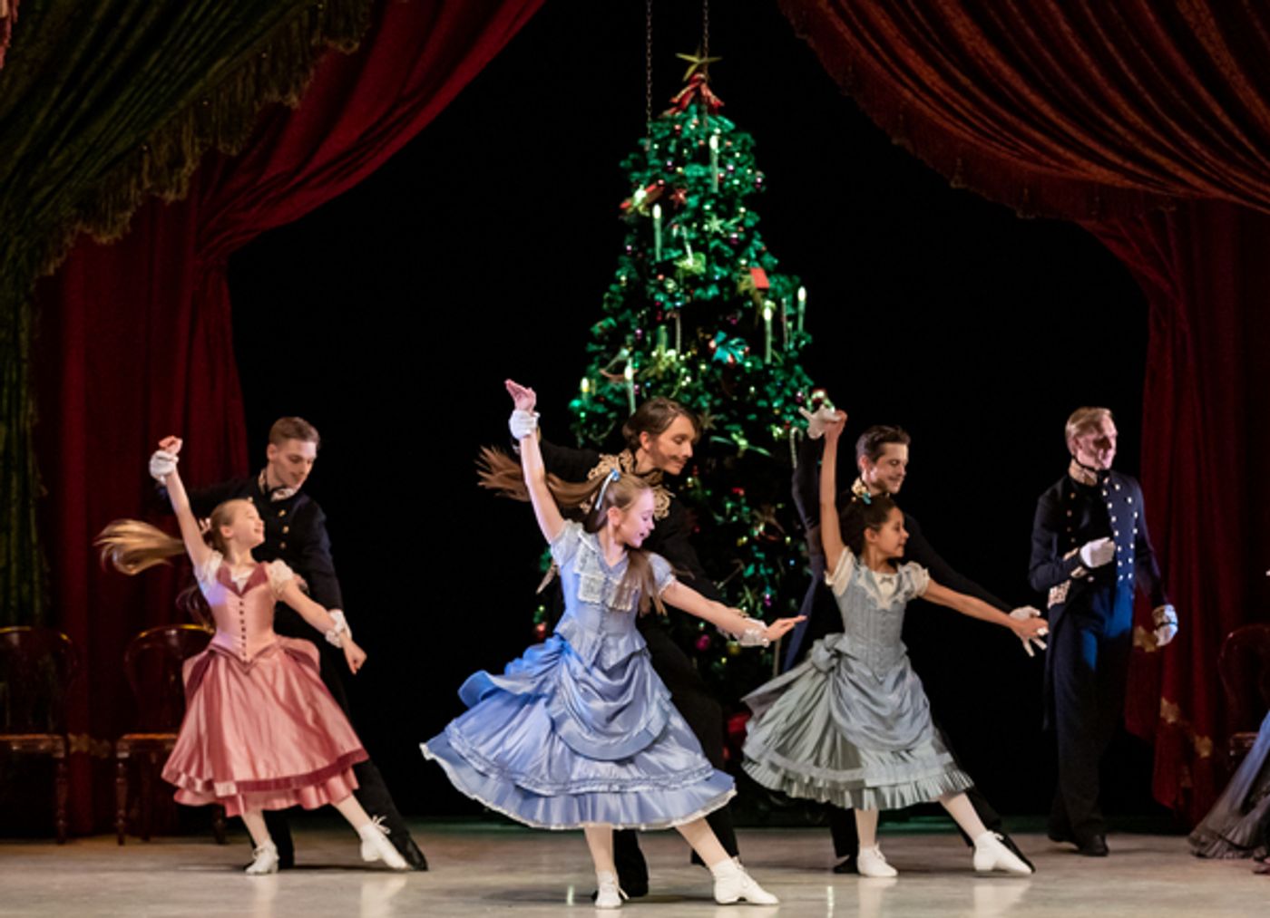 Photos: Scottish Ballet Tours THE NUTCRACKER  Image