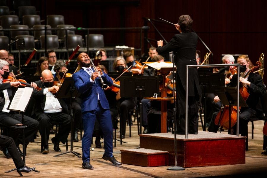 Review: Symphonic Return To Bid Farewell to John Varineau at An American in Paris! Image