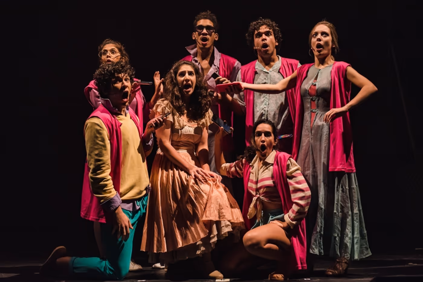 Inspired by Songs of the Famous Brazilian Girl Group Rouge, Musical BRILHA LA LUNA Opens in São Paulo  Image