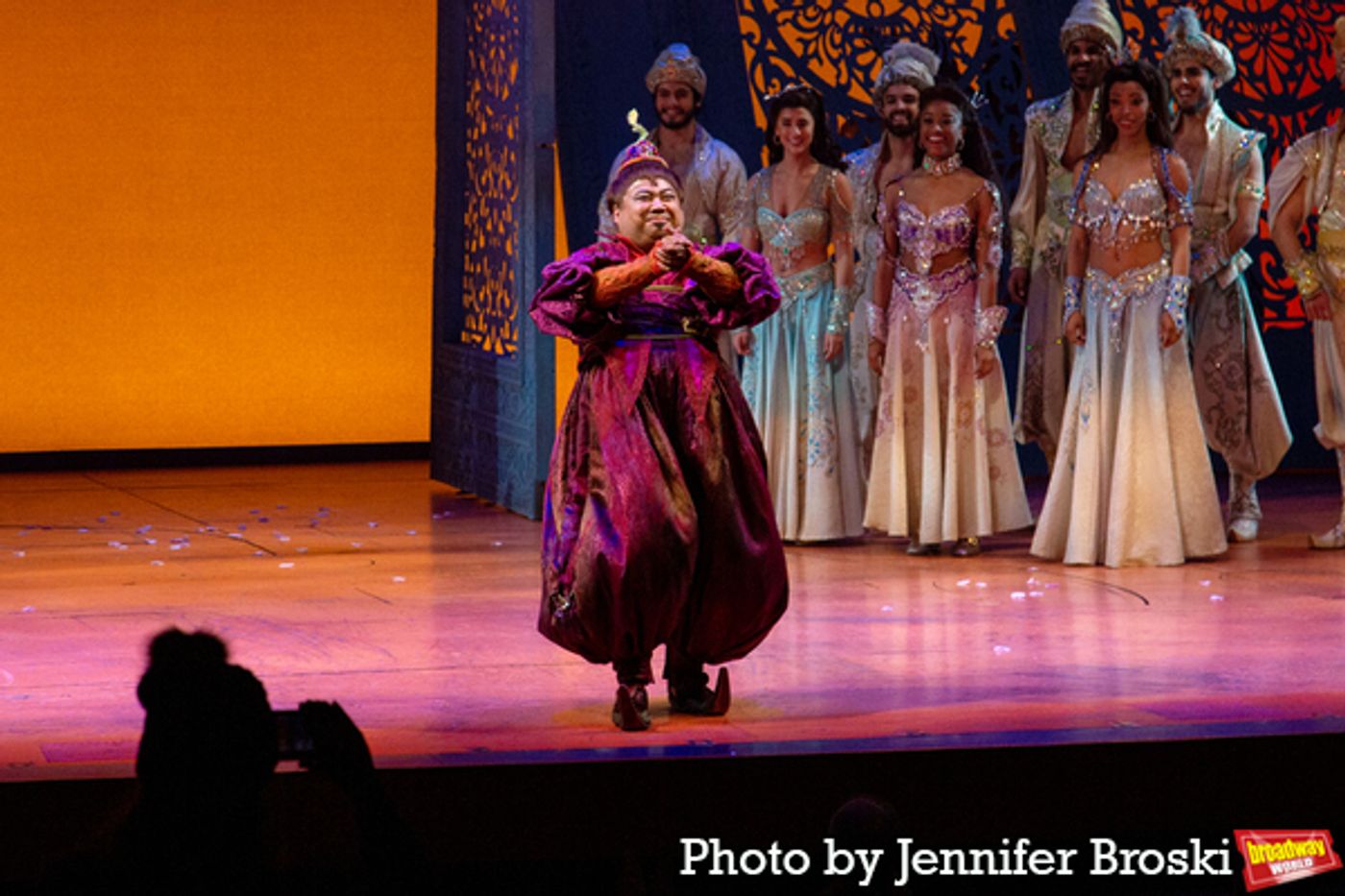Photos: Jonathan Freeman Takes Final Bows In ALADDIN  Image