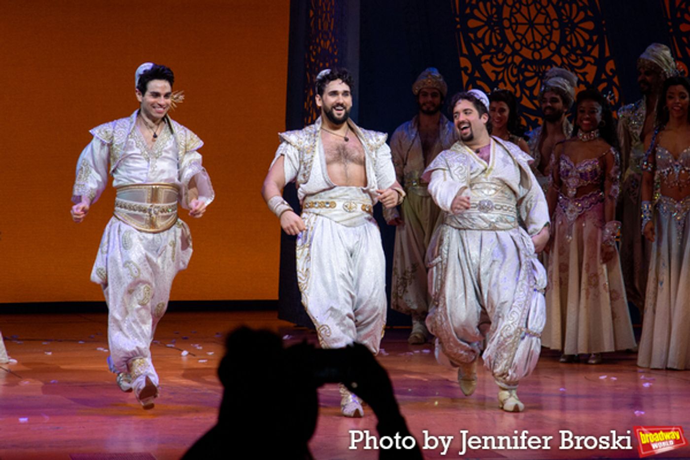 Photos: Jonathan Freeman Takes Final Bows In ALADDIN  Image