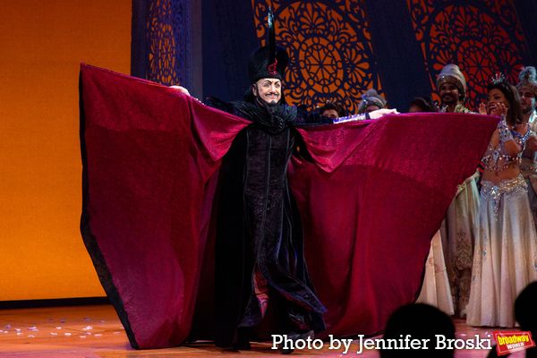 Photos: Jonathan Freeman Takes Final Bows In ALADDIN — photo 6 of 35