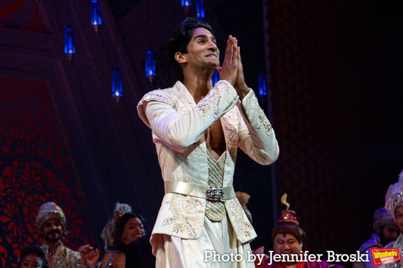 Photos: Jonathan Freeman Takes Final Bows In ALADDIN  Image