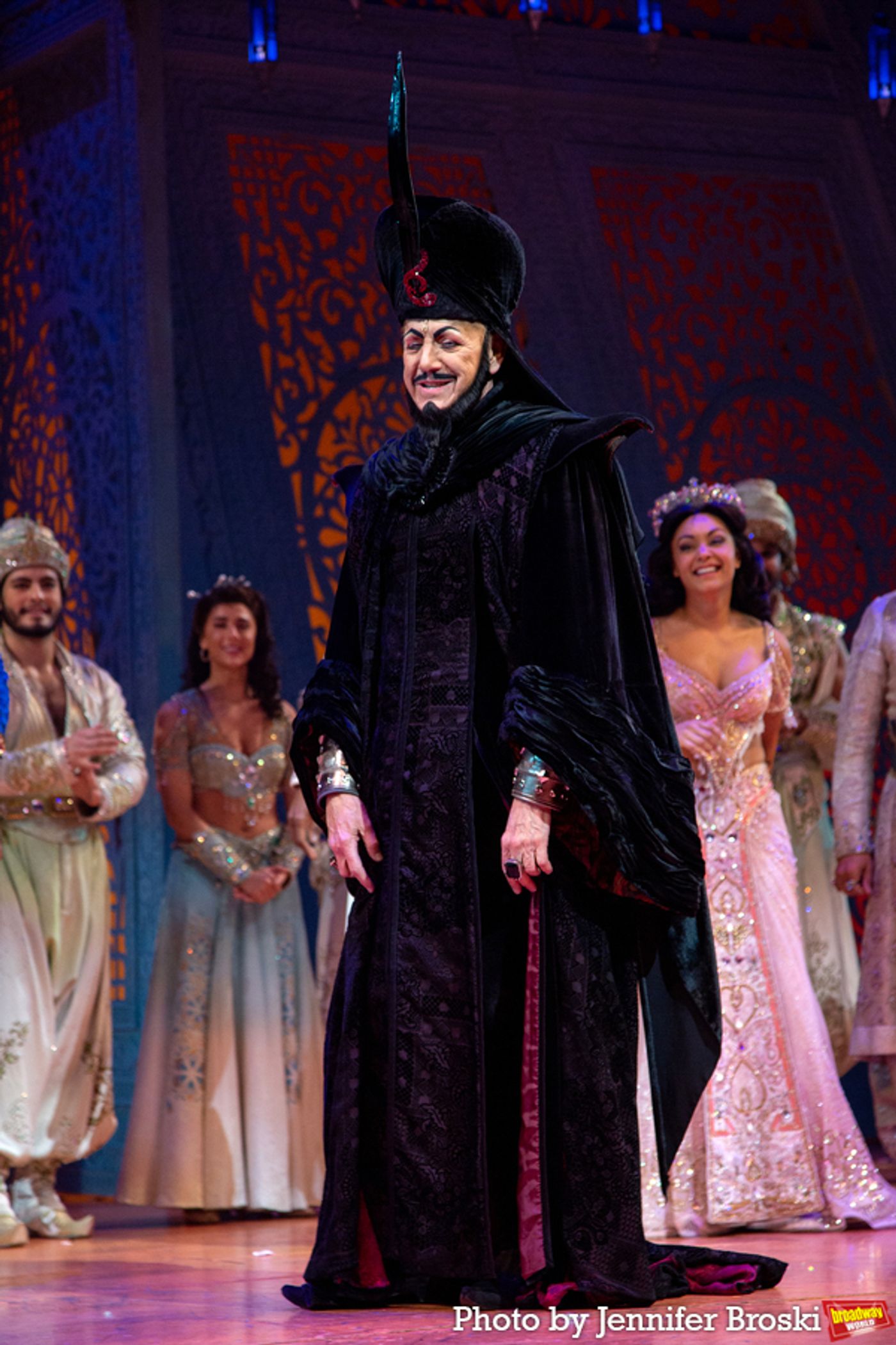 Photos: Jonathan Freeman Takes Final Bows In ALADDIN  Image