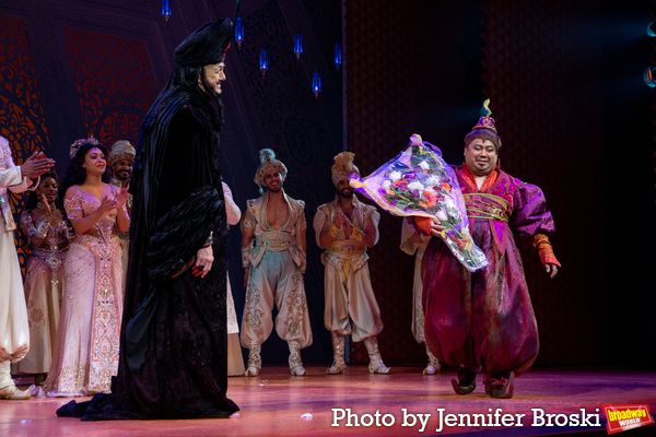 Photos: Jonathan Freeman Takes Final Bows In ALADDIN — photo 19 of 35