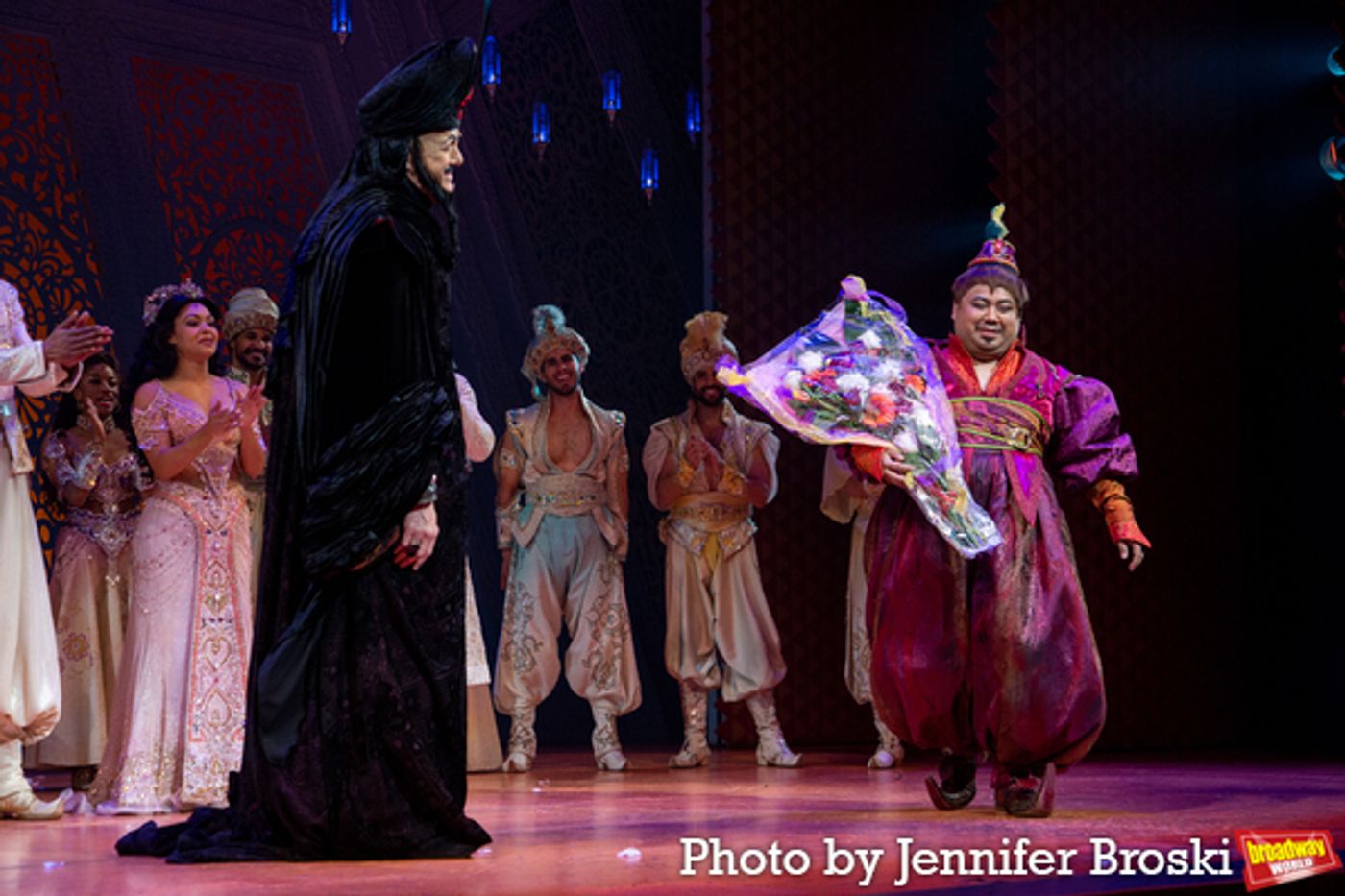 Photos: Jonathan Freeman Takes Final Bows In ALADDIN  Image