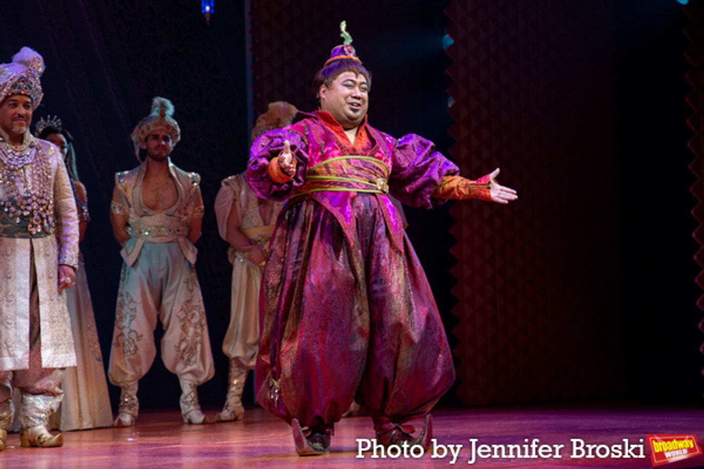 Photos: Jonathan Freeman Takes Final Bows In ALADDIN  Image