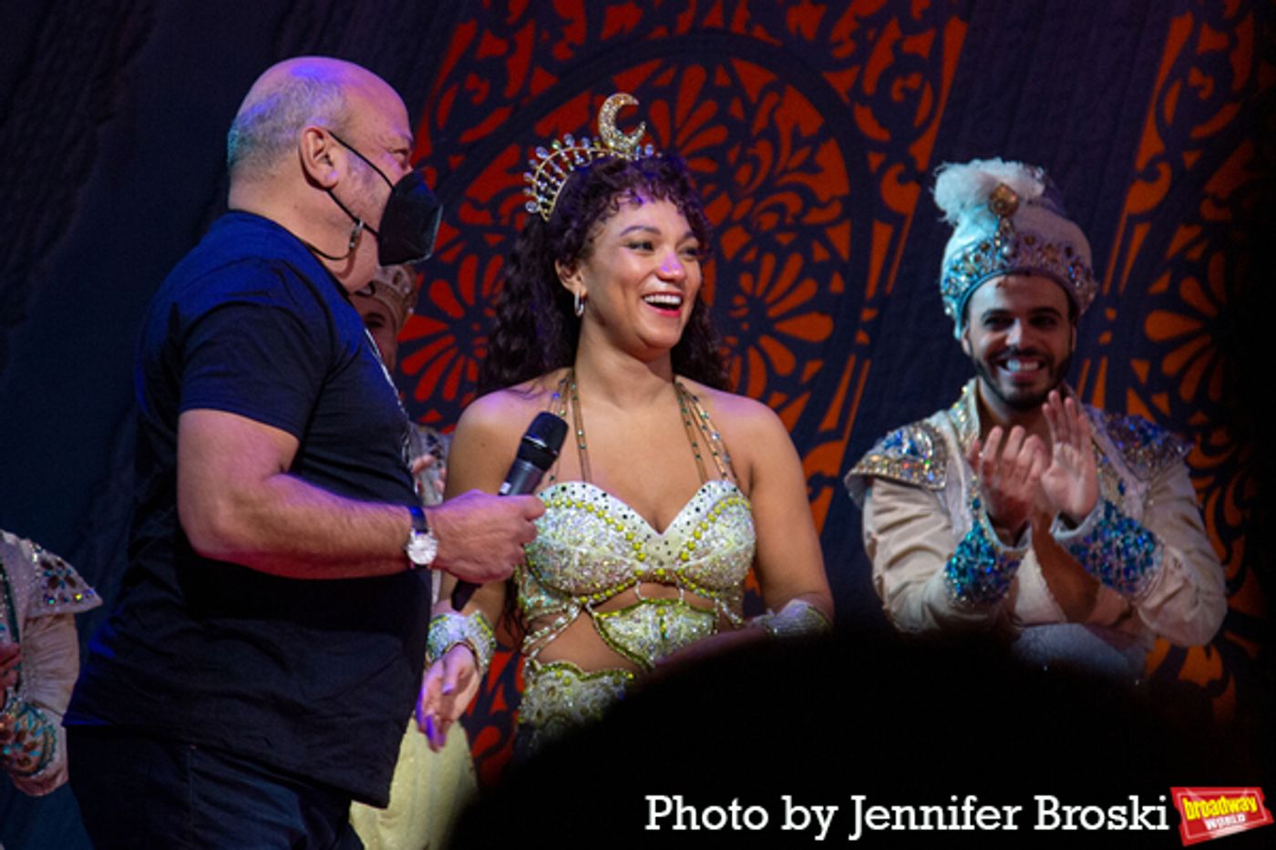 Photos: Jonathan Freeman Takes Final Bows In ALADDIN  Image