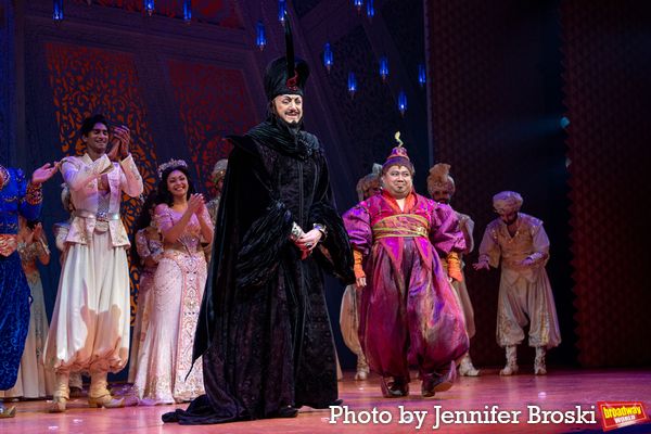 Photos: Jonathan Freeman Takes Final Bows In ALADDIN — photo 24 of 35