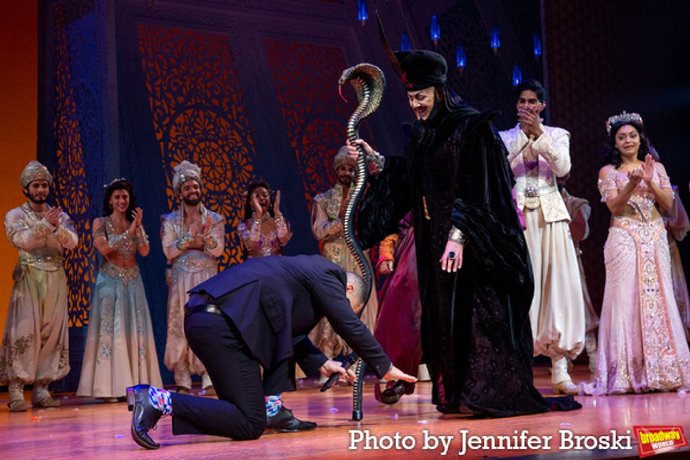 Photos: Jonathan Freeman Takes Final Bows In ALADDIN  Image