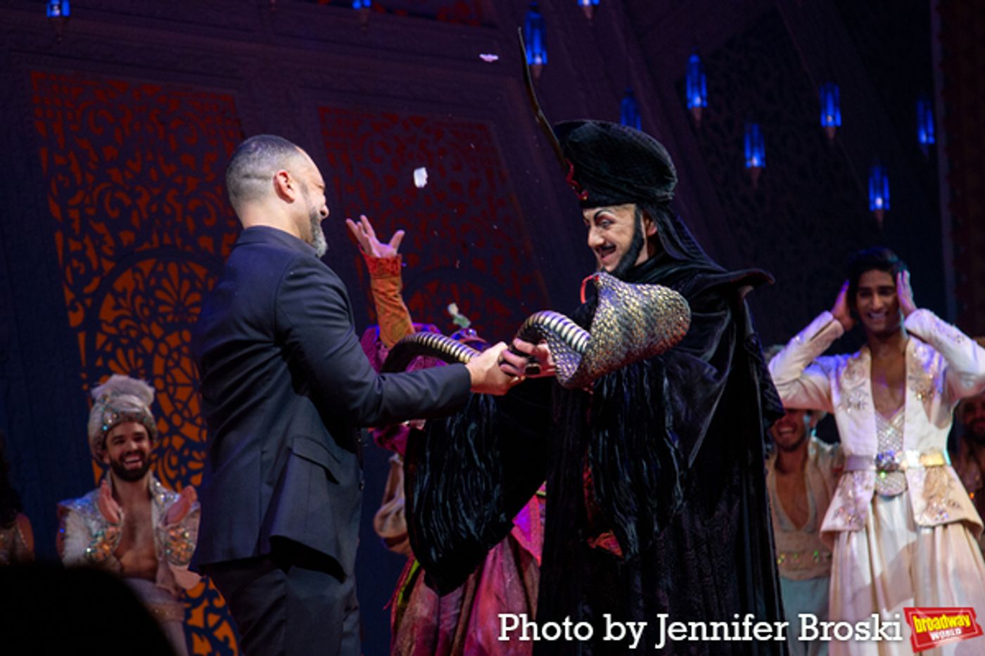 Photos: Jonathan Freeman Takes Final Bows In ALADDIN  Image