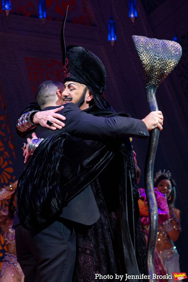Photos: Jonathan Freeman Takes Final Bows In ALADDIN — photo 33 of 35