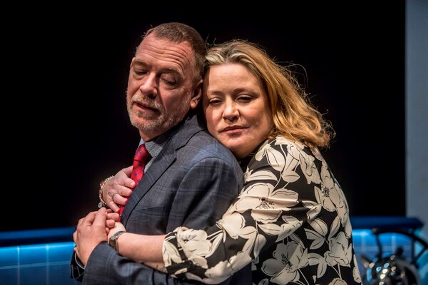 Photos: First Look at Adam Woodyatt and Laurie Brett in LOOKING GOOD DEAD at Glasgow Theatre Royal  Image