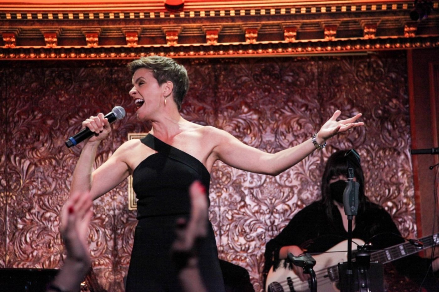 Review: Jenn Colella Leaves Audience Sated and Elated With YOU ARE HERE at Feinstein's/54 Below  Image