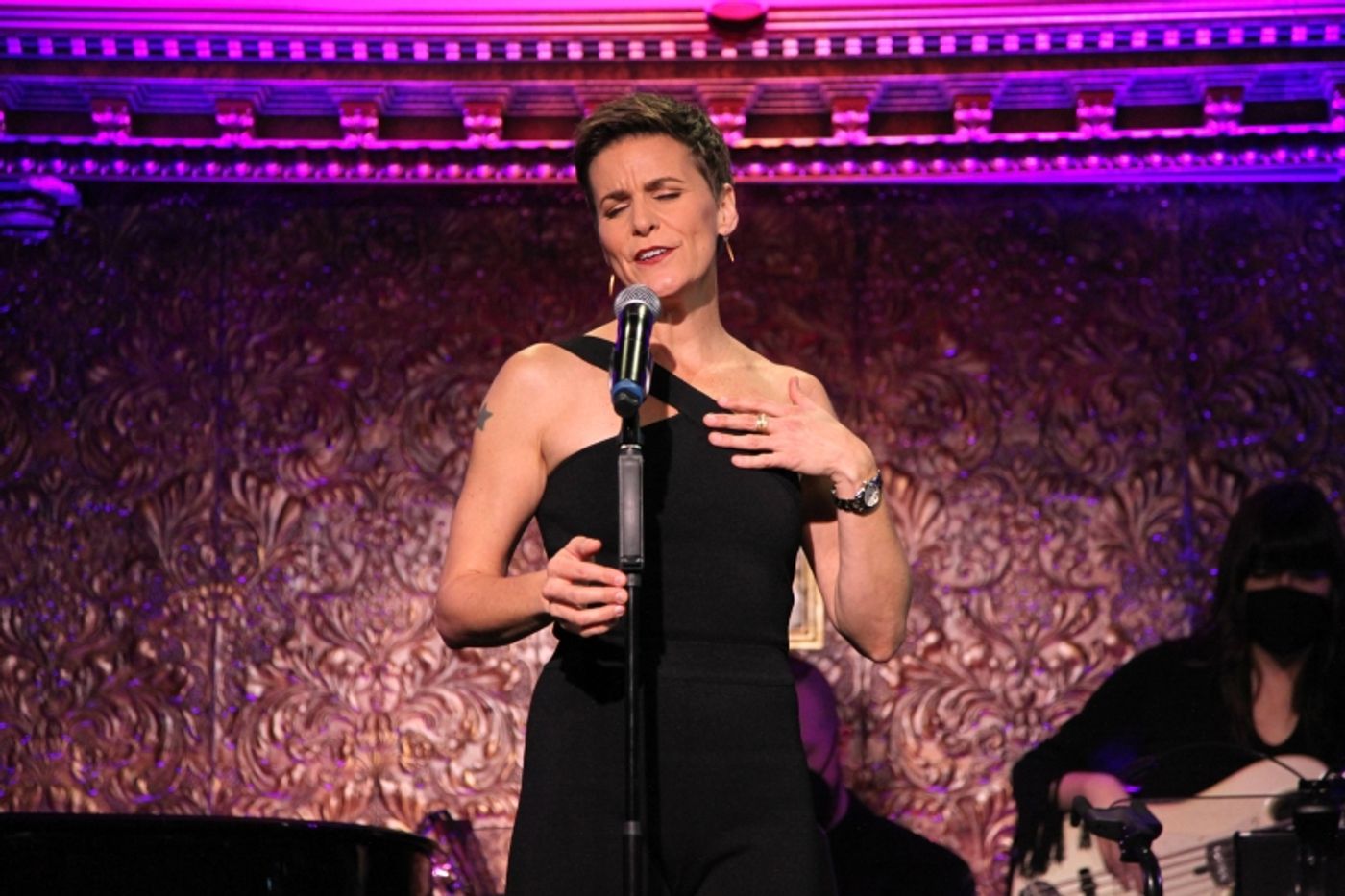 Review: Jenn Colella Leaves Audience Sated and Elated With YOU ARE HERE at Feinstein's/54 Below  Image