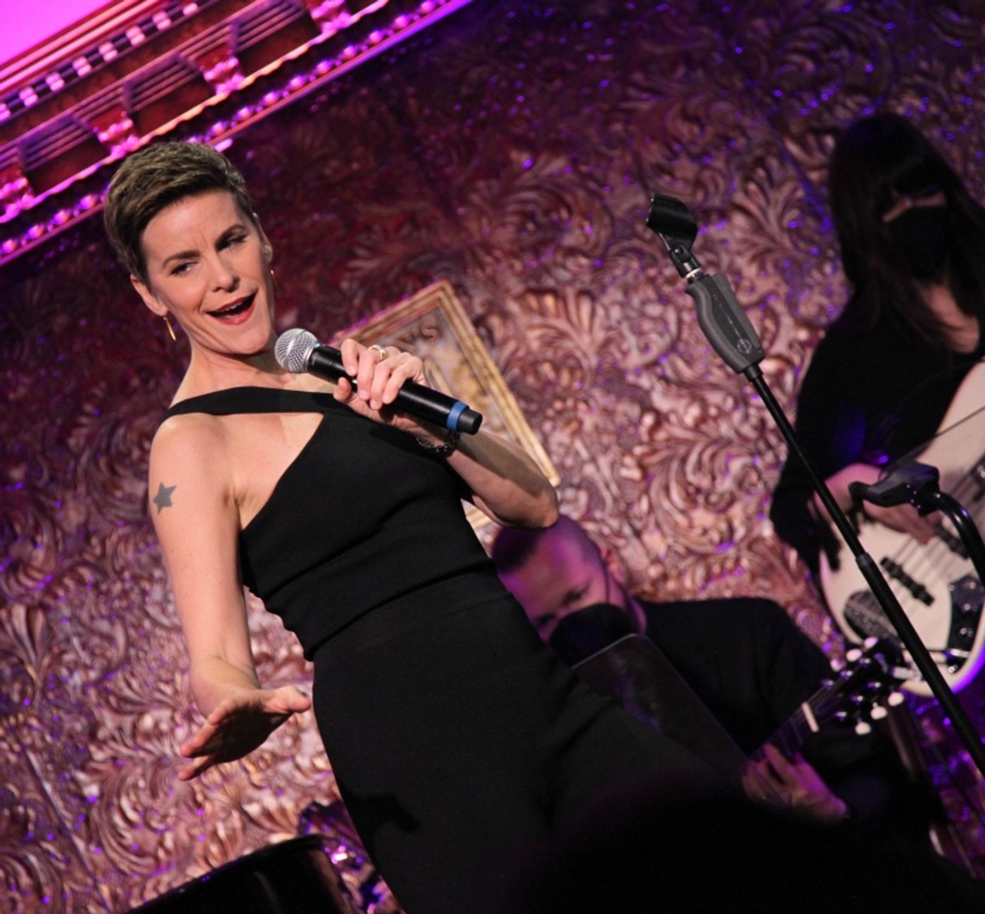 Review: Jenn Colella Leaves Audience Sated and Elated With YOU ARE HERE at Feinstein's/54 Below  Image
