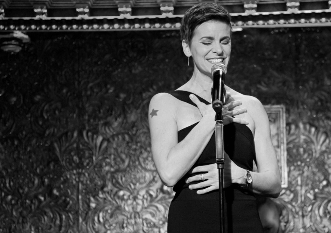 Review: Jenn Colella Leaves Audience Sated and Elated With YOU ARE HERE at Feinstein's/54 Below  Image