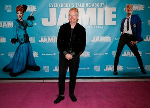 Actor Jesse Tyler Fergurson arrives before the North American premiere of the West End hit musical “Everybody’s Talking About Jamie” at Center Theatre Group/Ahmanson Theatre on January 21, 2022, in Los Angeles, California. (Photo by Ryan Miller/Capture Imaging) @ BroadwayWorld Actor Jesse Tyler Fergurson arrives before the North American premiere of the West En Photo