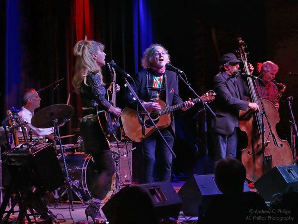 Dodie Pettit, Rex Fowler & the band Photo