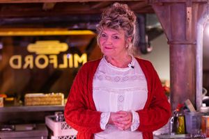 Elizabeth Elvin @ BroadwayWorld Elizabeth Elvin Photo