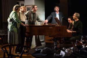 Nancy Robinette, Kenneth Tigar, Ari Brand, Pierre Epstein, Peyton Lusk, and Richard
Topol @ BroadwayWorld Nancy Robinette, Kenneth Tigar, Ari Brand, Pierre Epstein, Peyton Lusk, and Richard
Photo