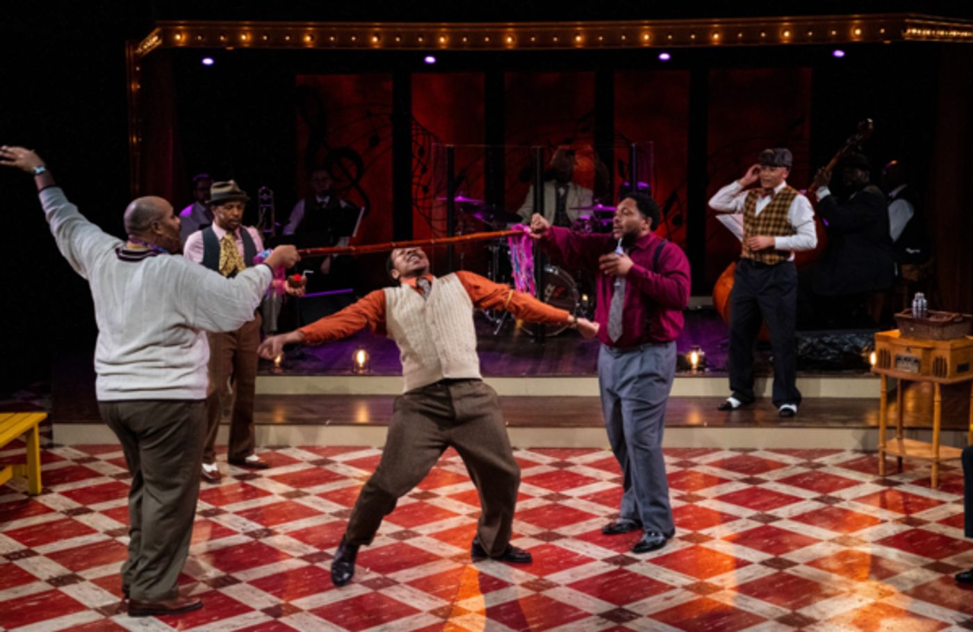 Photos: First Look at FIVE GUYS NAMED MOE at Playhouse on Park  Image