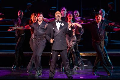 James Monroe Iglehart and the company of Chicago  Photo