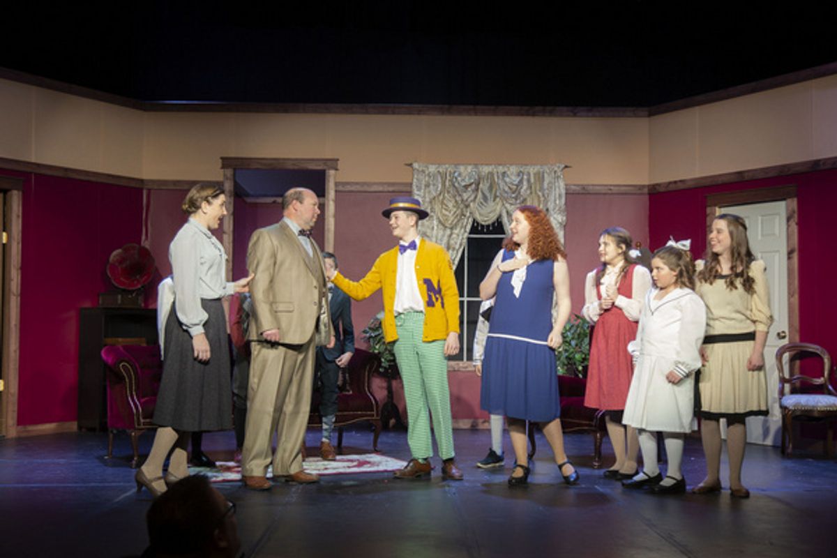 Sarah Gray, Brent Falke, Tyson Duff, Esther Yokell and cast. at Photos: First Look At The Sauk's CHEAPER BY THE DOZEN
