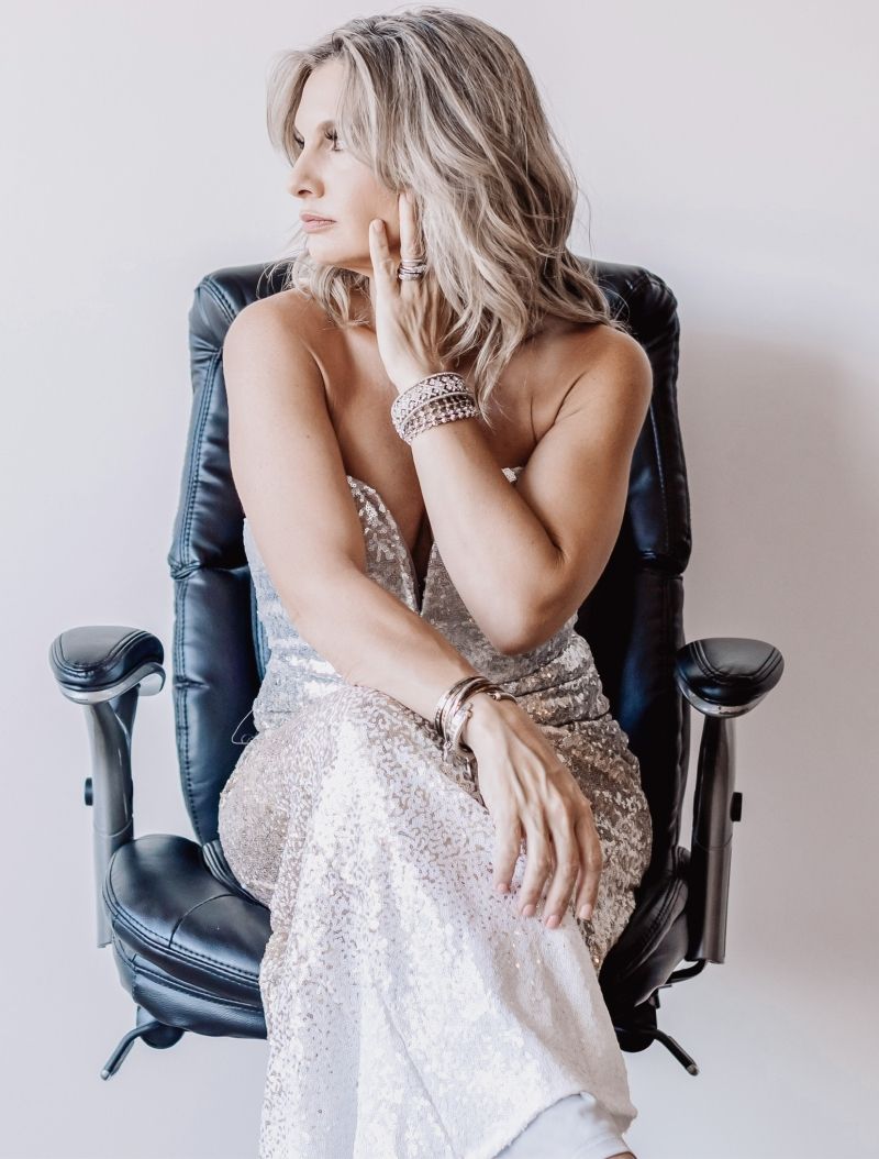 Feature: Liz Cracchiolo Performs One-Woman Cabaret at NYC's The Duplex  Image