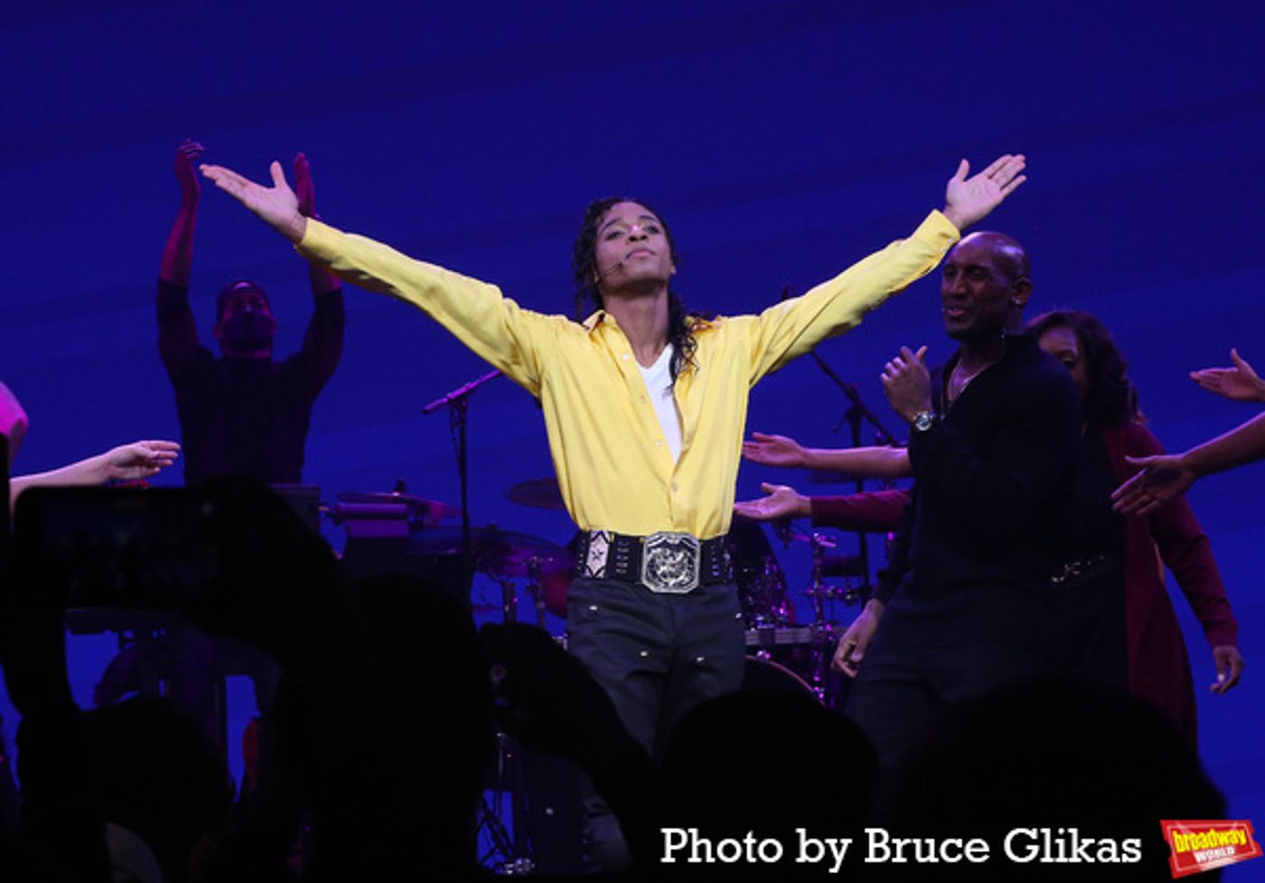 Photos: Go Inside MJ's Opening Night Curtain Call  Image