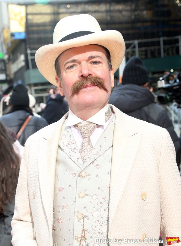 Jefferson Mays as ''River City’s own Mayor George Shinn''  Photo