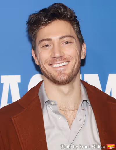 Adam Jepsen Photo