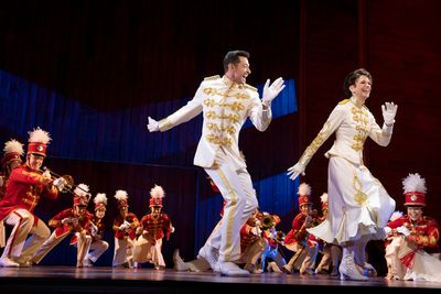 Hugh Jackman, Sutton Foster and cast Photo