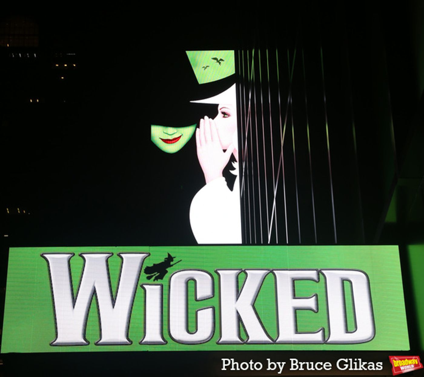 Photos: Brittney Johnson's First Performance as Full-Time Glinda in WICKED  Image