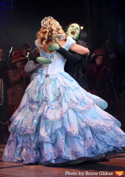 Brittney Johnson as "Glinda" and  Lindsay Pearce as "Elphaba" Photo