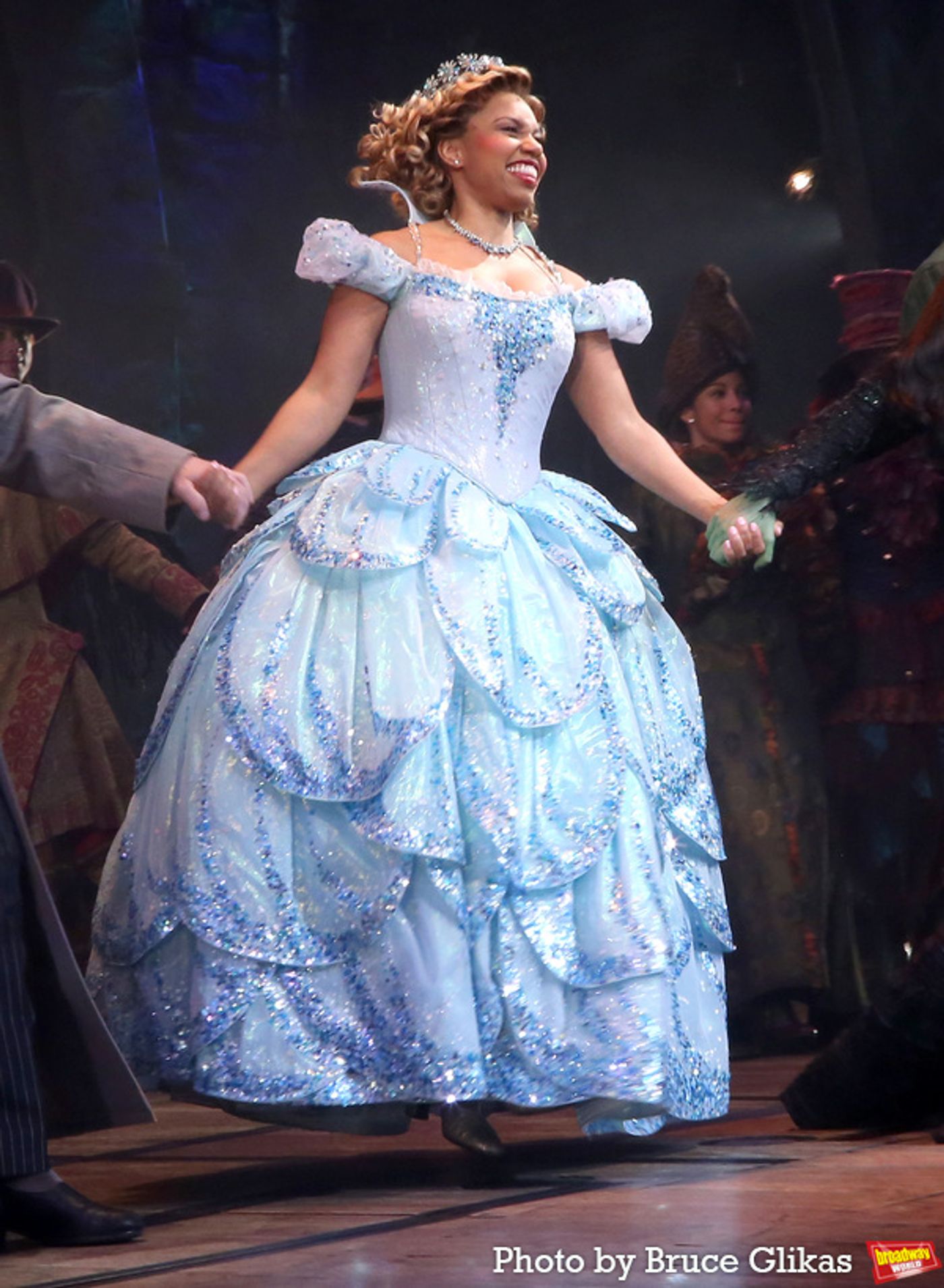 Photos: Brittney Johnson's First Performance as Full-Time Glinda in WICKED  Image